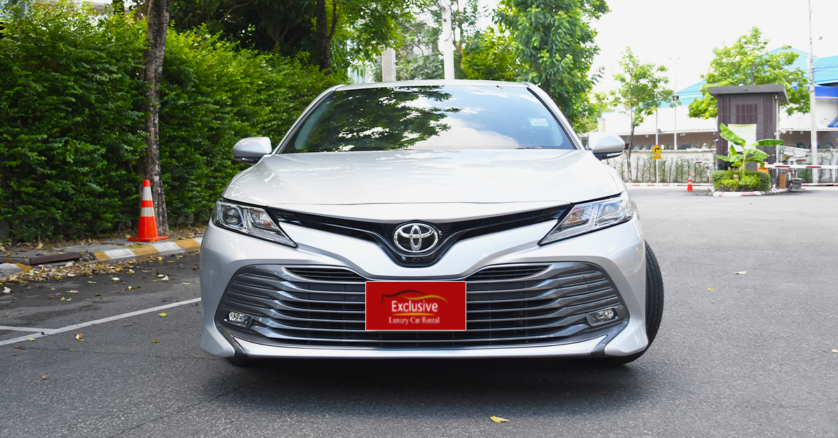 เช่ารถแคมรี่ Toyota Camry ปี 2019 ในกรุงเทพ ราคาถูก ทั้งแบบเช่าขับเองและพร้อมคนขับ ให้เลือกเช่าได้ทั้งรายวัน รายเดือนและรายปี พร้อมบริการจัดส่งให้ฟรี ที่บ้าน.
